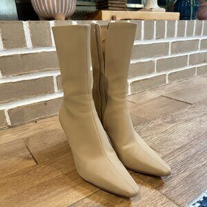 Lola Cruz Taku Heeled Boots – Beige – EU 39 (US 8)